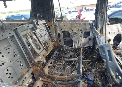 2017 Chevrolet Suburban Lt z USA, uszkodzony, nr VIN 1GNSCHKC3HR187545